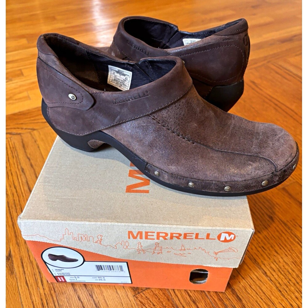 Women’s Merrell slip-on clogs in rich brown Low, supportive rubber heel 9.5